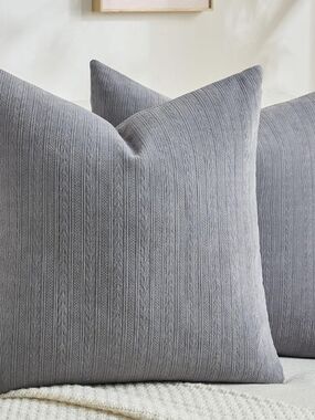 Gray Textured Knit Throw Pillow Covers- Stylish Accent for Home Bedding NIB